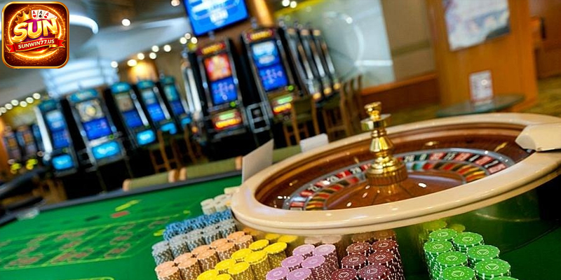 Cung cấp nhiều trò chơi như tài xỉu, slot và game bài
